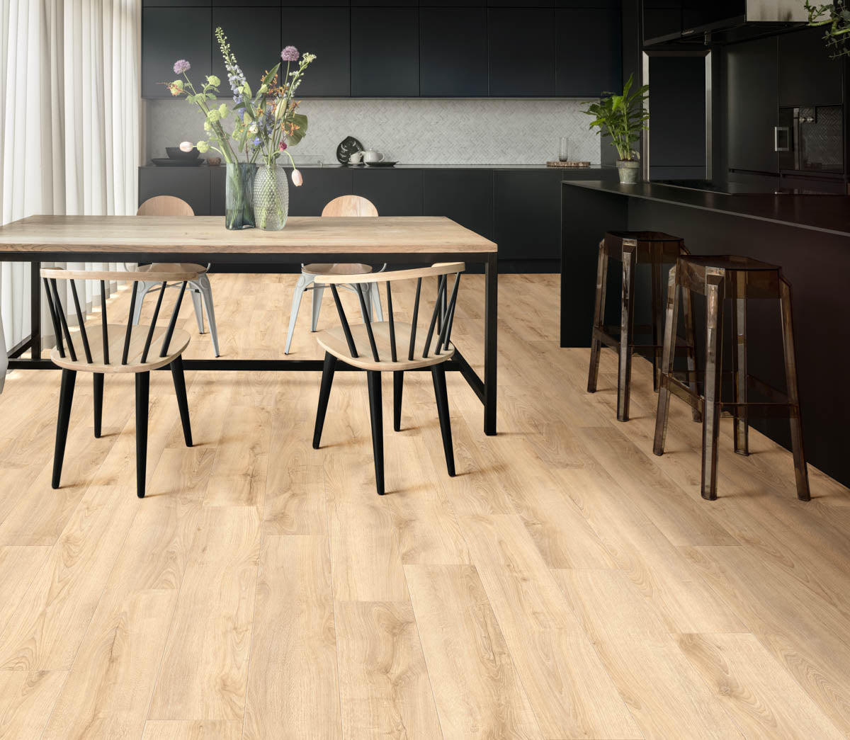 Tremondo Eiche Creme Klickvinyl – Raumbeispiel (Farbe kann abweichen)