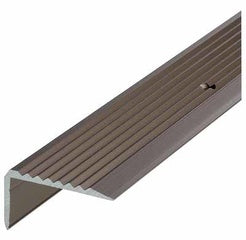 Treppenkante Alu 42 × 23 mm, geriffelt, nach Maß – Bronze eloxiert