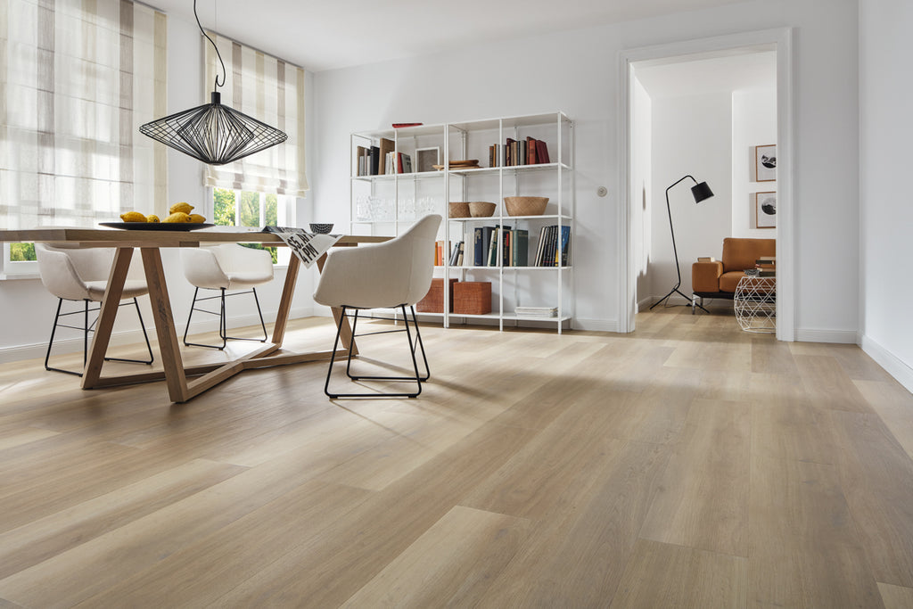 Treverino Eiche Sand Klebevinyl – Raumbeispiel (Farbe kann abweichen)