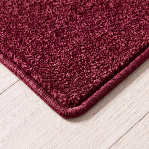 Velory Teppich nach Maß | Farbe: Bordeaux (020) | gekettelte Kante (Beispielbild, Farbe kann abweichen)