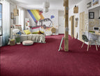 Velory Teppichboden | Farbe: Bordeaux (020) | Raumansicht (Beispielbild, Farbe kann abweichen)