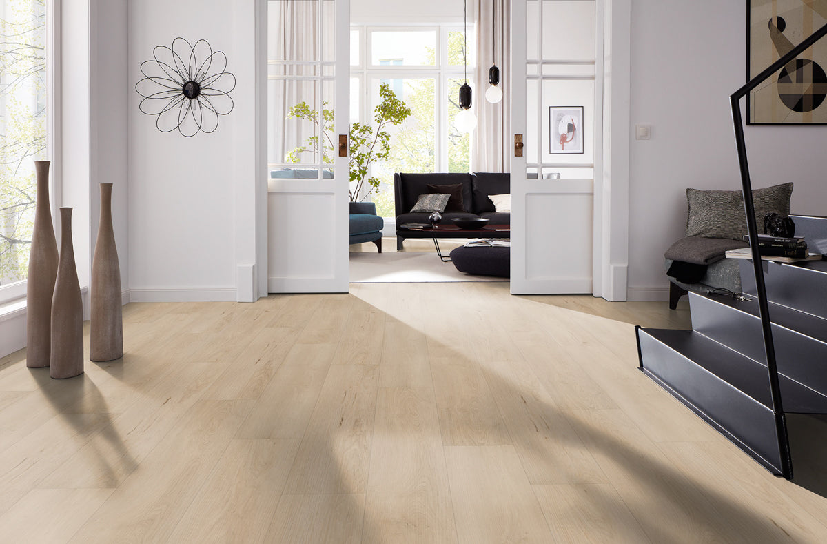 Velsenano Eiche Sand Klebevinyl – Raumbeispiel (Farbe kann abweichen)