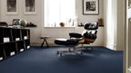 Vorwerk Arena Teppichboden | Farbe: Marineblau (3N95) | Raumbild 2 (Beispielbild, Farbe kann abweichen)