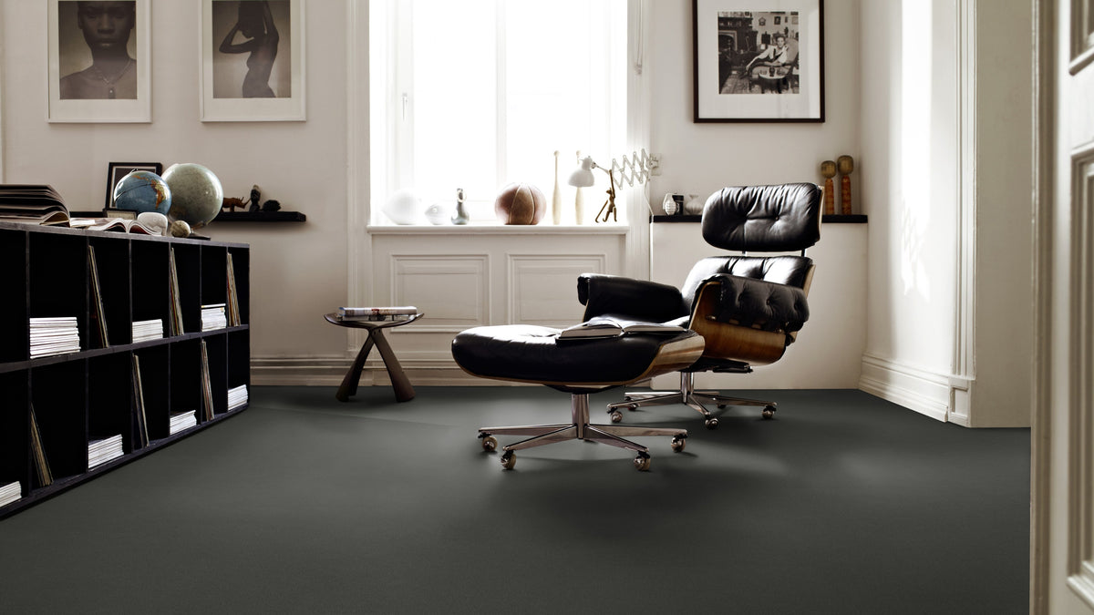 Vorwerk Arena Teppichboden | Farbe: Anthrazit Mittel (52A9) | Raumbild 1 (Beispielbild, Farbe kann abweichen)