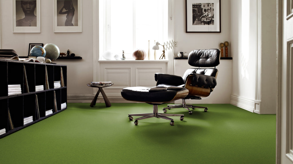 Vorwerk Bingo Teppichboden | Farbe: Moosgrün (4J30) | Raumbild 1 (Beispielbild, Farbe kann abweichen)
