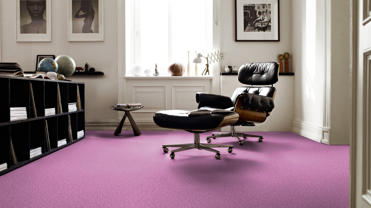 Vorwerk Conzano Teppichboden | Farbe: Rosa (1Q45) | Raumbild 1 (Beispielbild, Farbe kann abweichen)