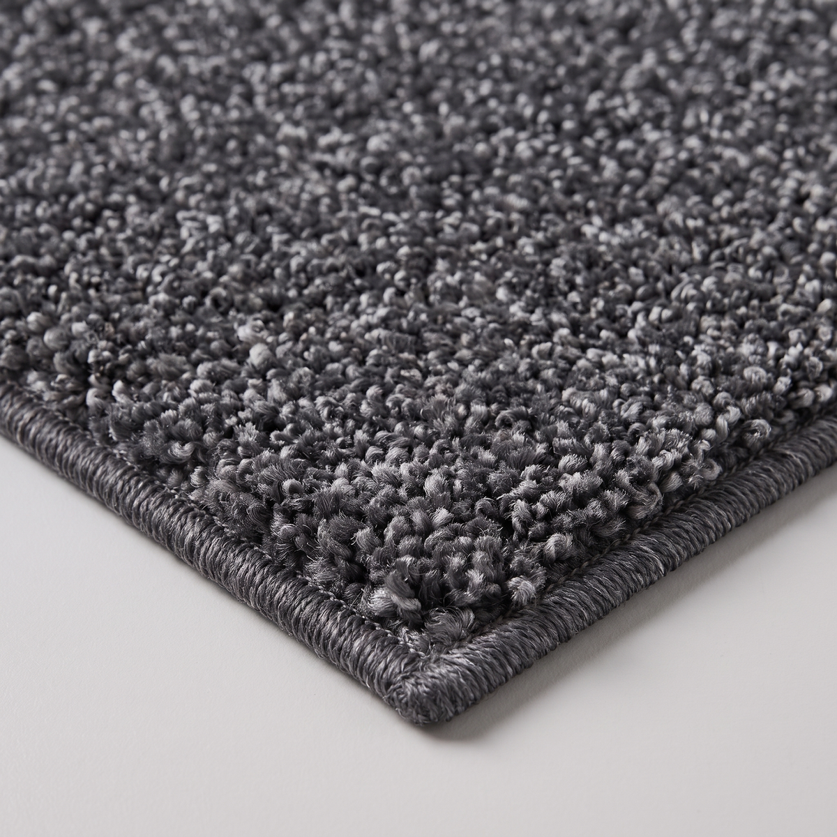 Vorwerk Passion Yasmin Anthrazit – gekettelter Teppichrand