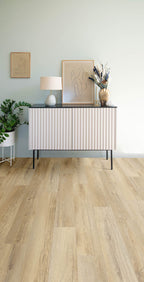 Zavesto Eiche Blond Klickvinyl – Raumbeispiel (Farbe kann abweichen)