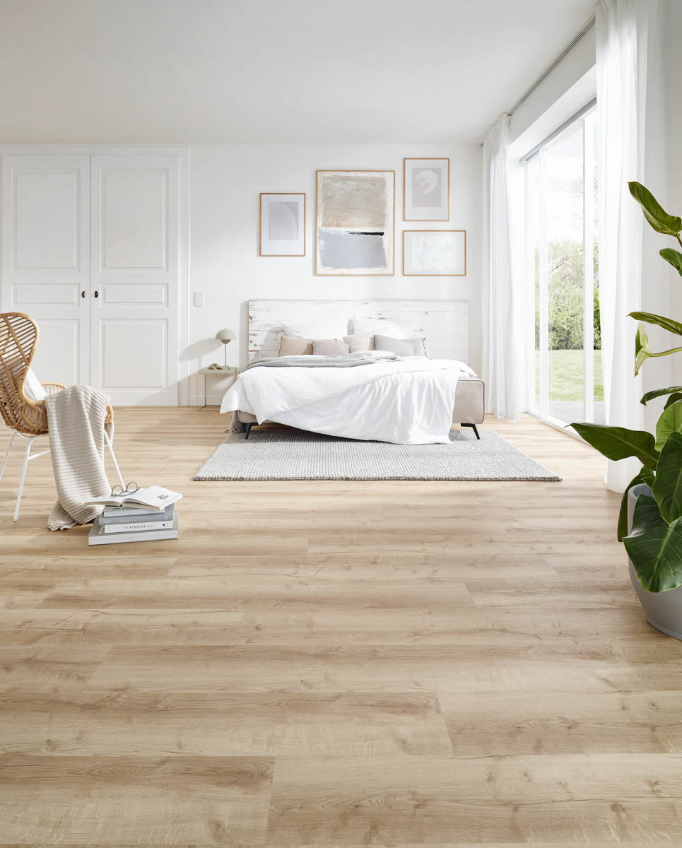 Zinzano Eiche Natur Klebevinyl – Raumbeispiel (Farbe kann abweichen)